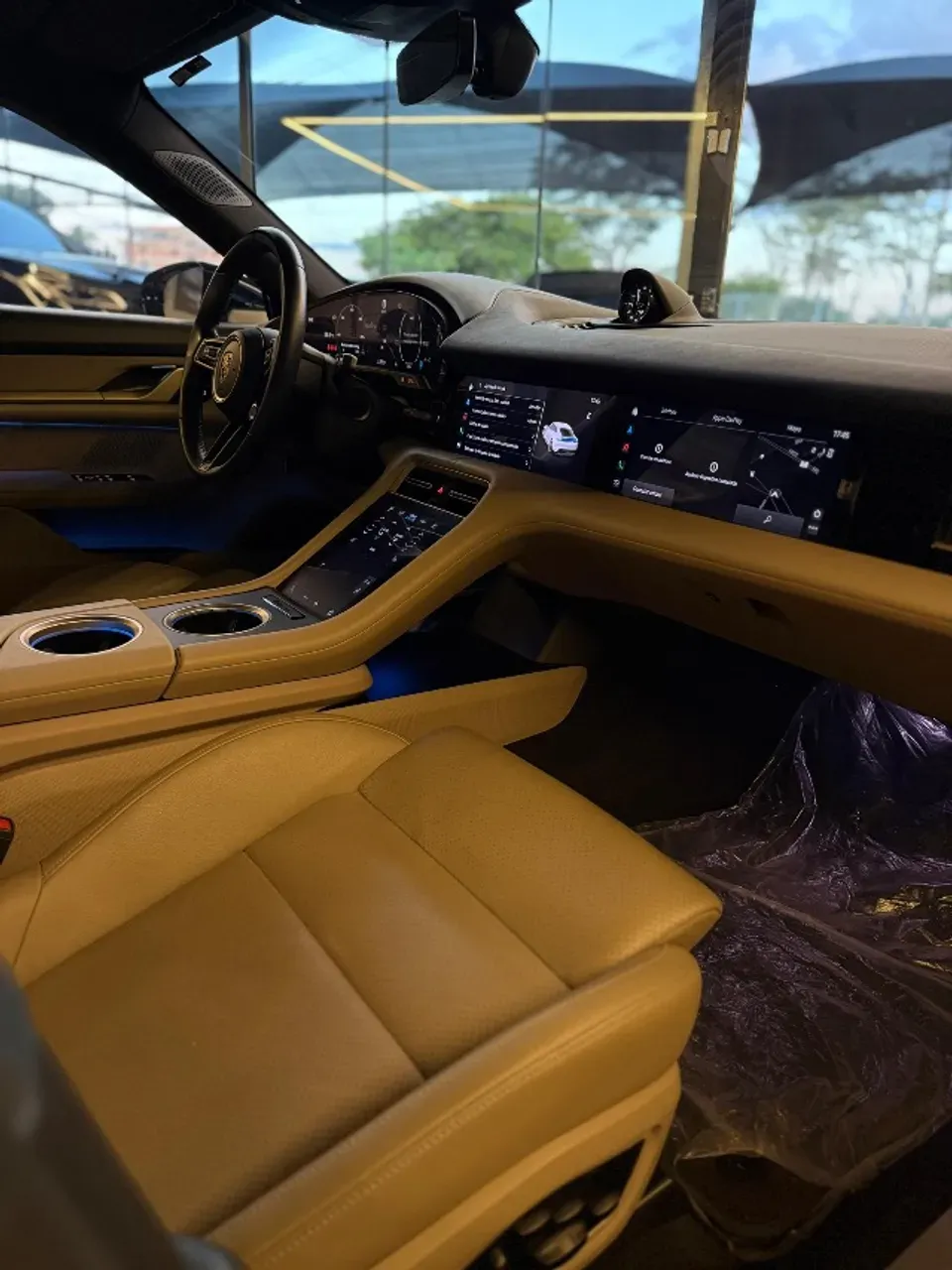 Porsche Taycan - Imagem 11