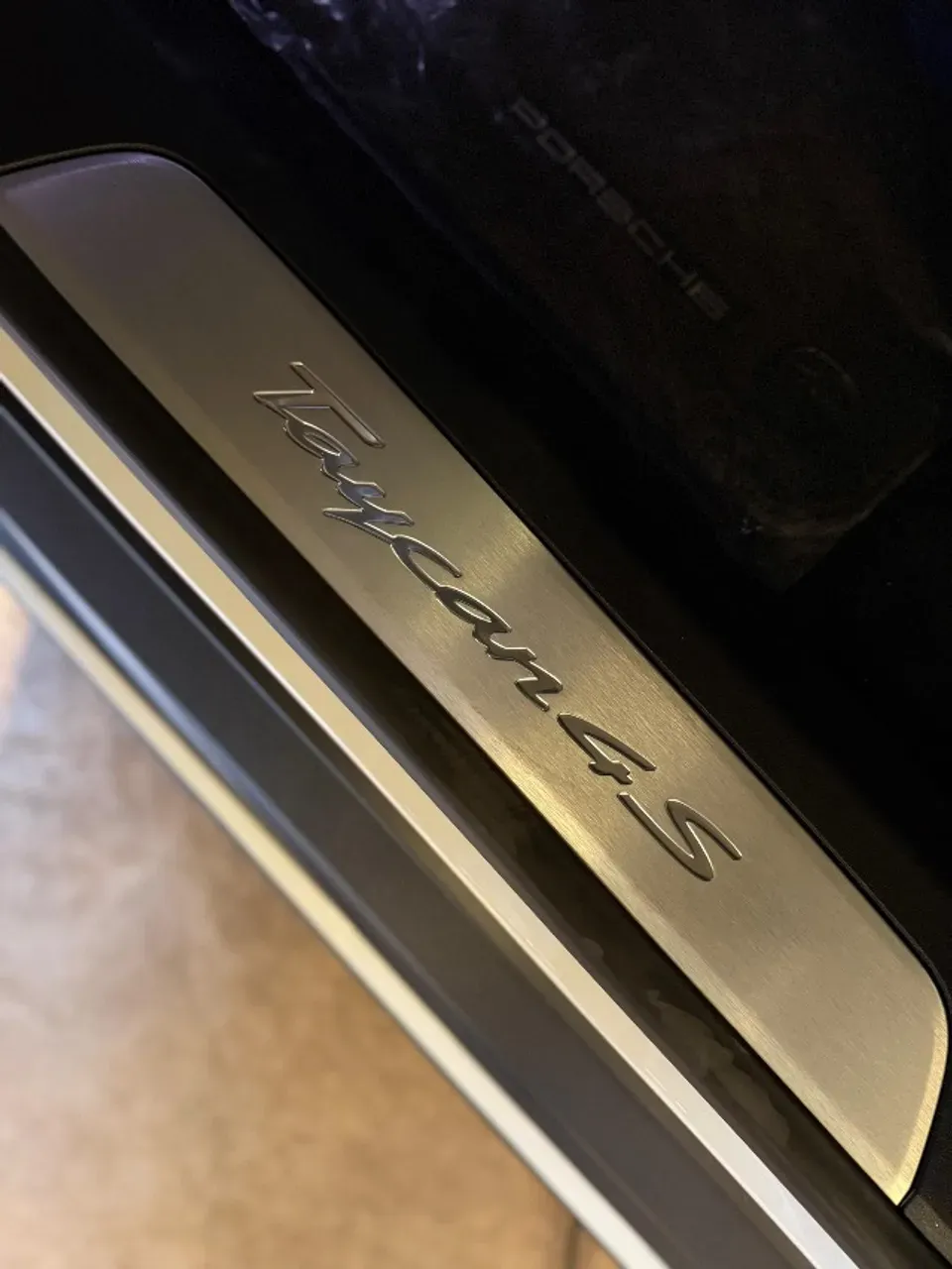 Porsche Taycan - Imagem 14