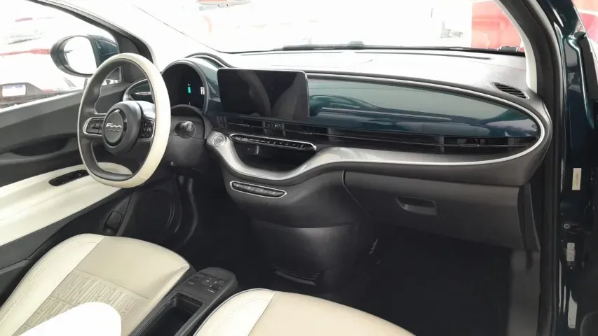 Fiat 500e - Imagem 13