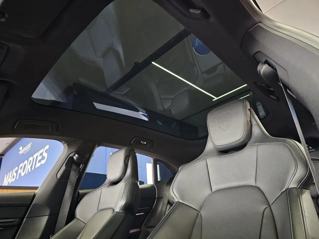 Porsche Taycan - Imagem 12