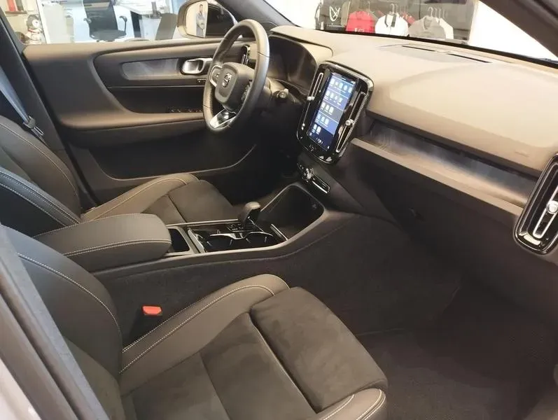 Volvo XC40 Recharge - Imagem 10