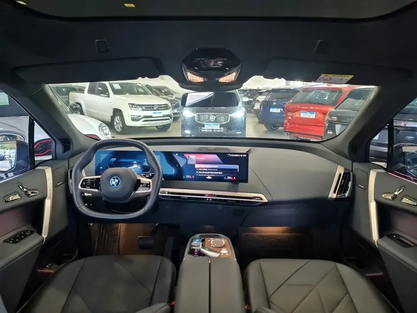 BMW Ix - Imagem 3