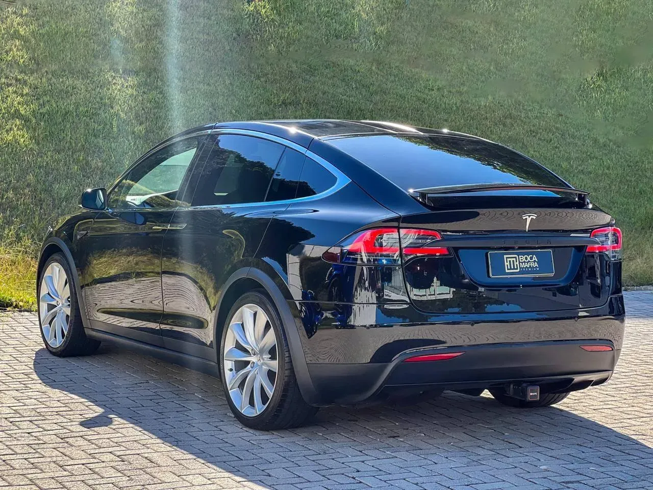 Tesla Model X - Imagem 10