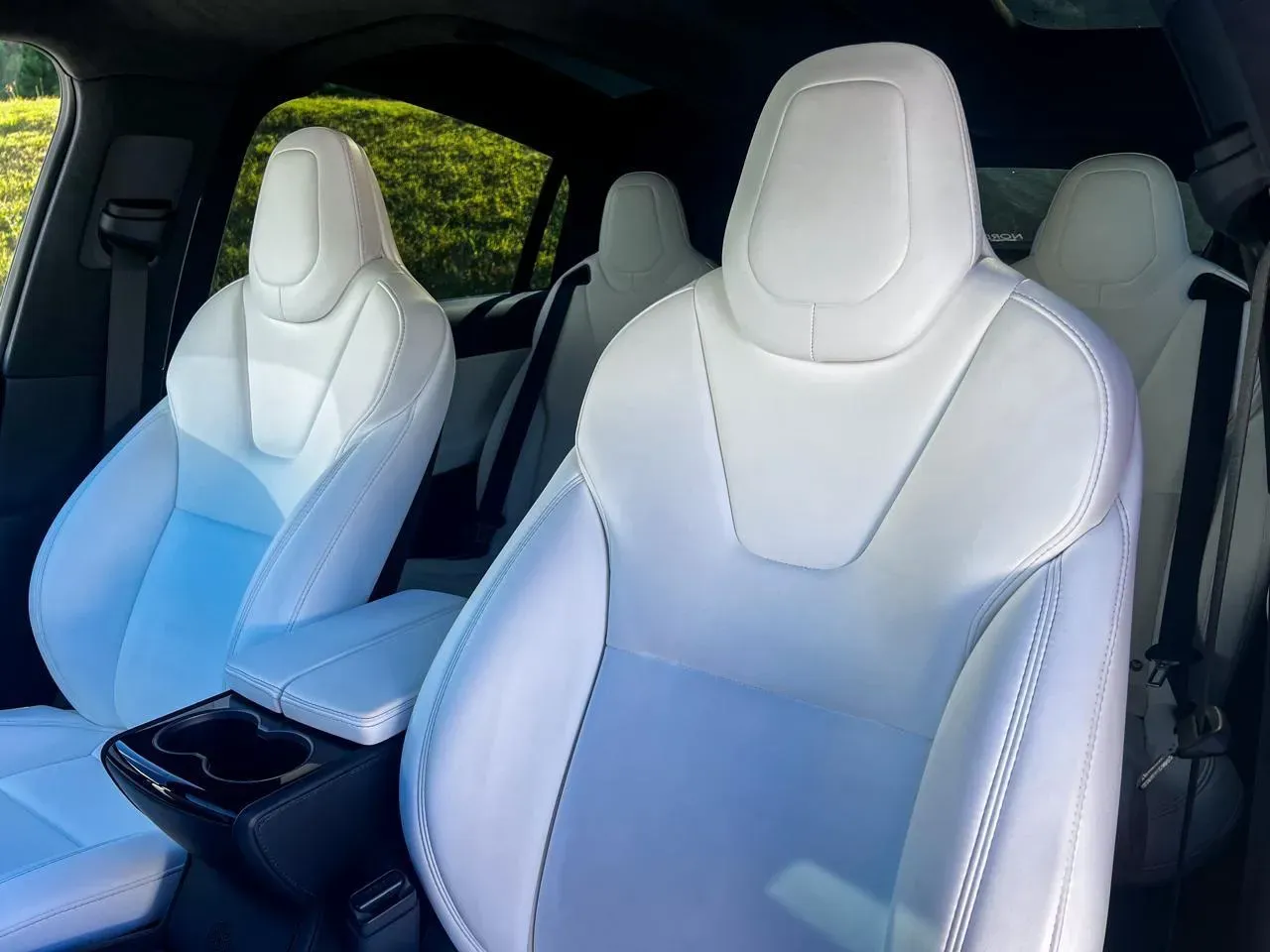 Tesla Model X - Imagem 13