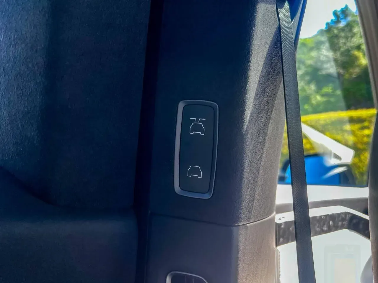 Tesla Model X - Imagem 16