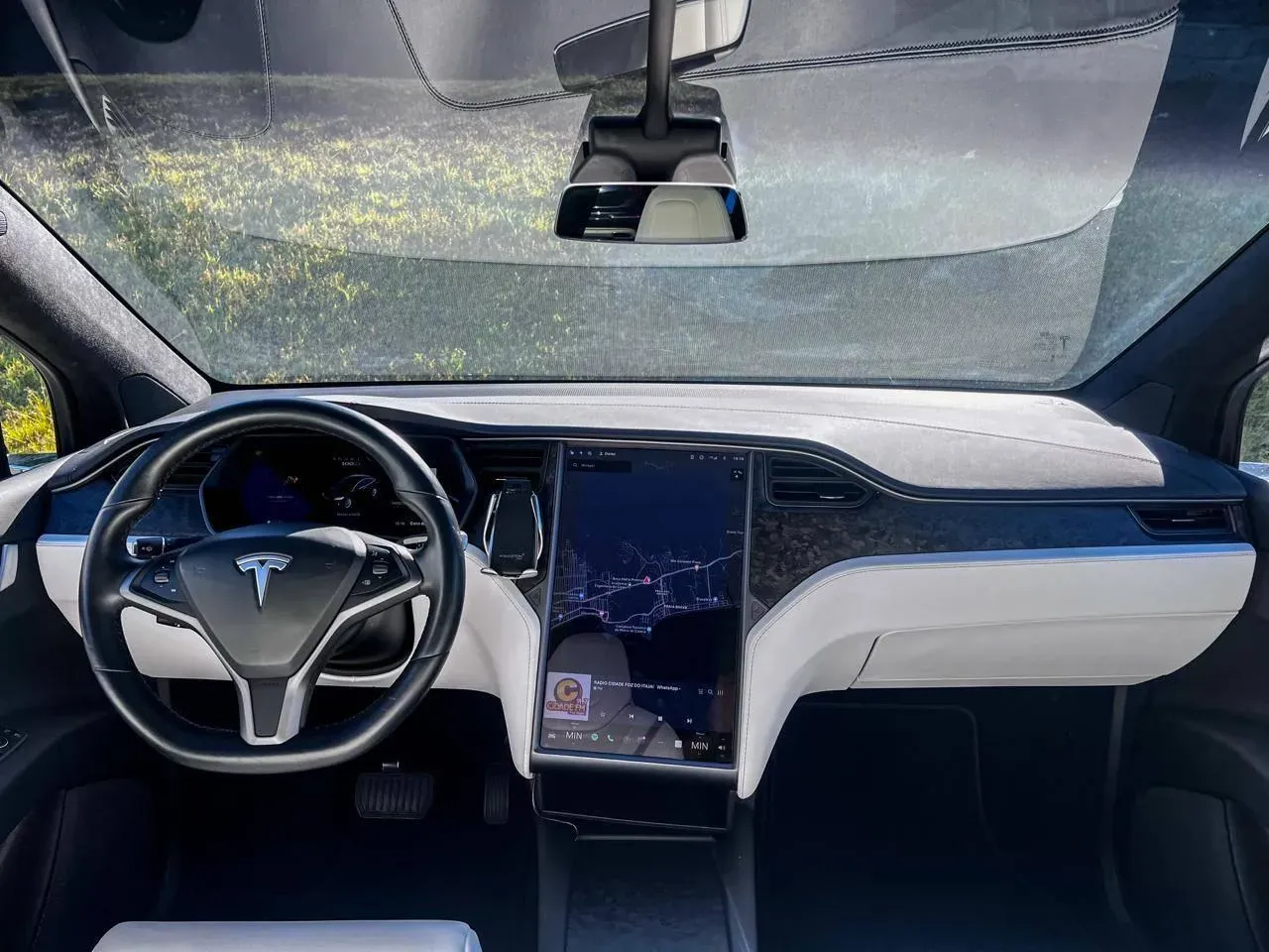 Tesla Model X - Imagem 19