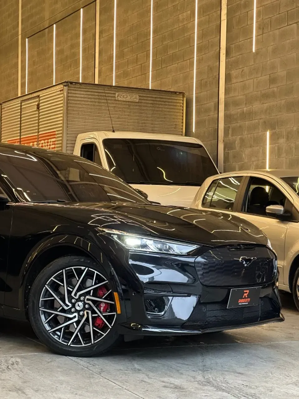 Ford Mustang Mach-e - Imagem 3