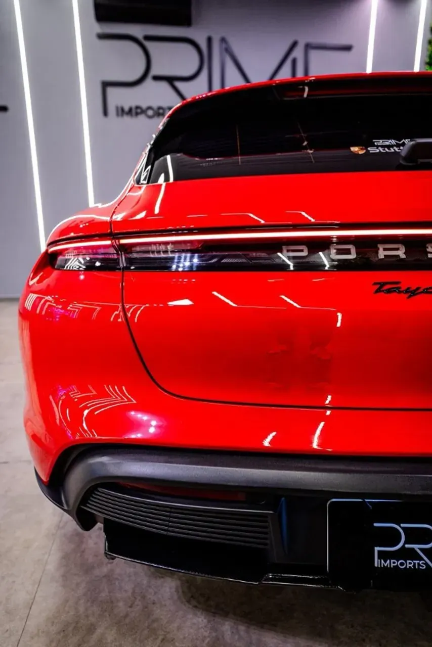 Porsche Taycan - Imagem 8