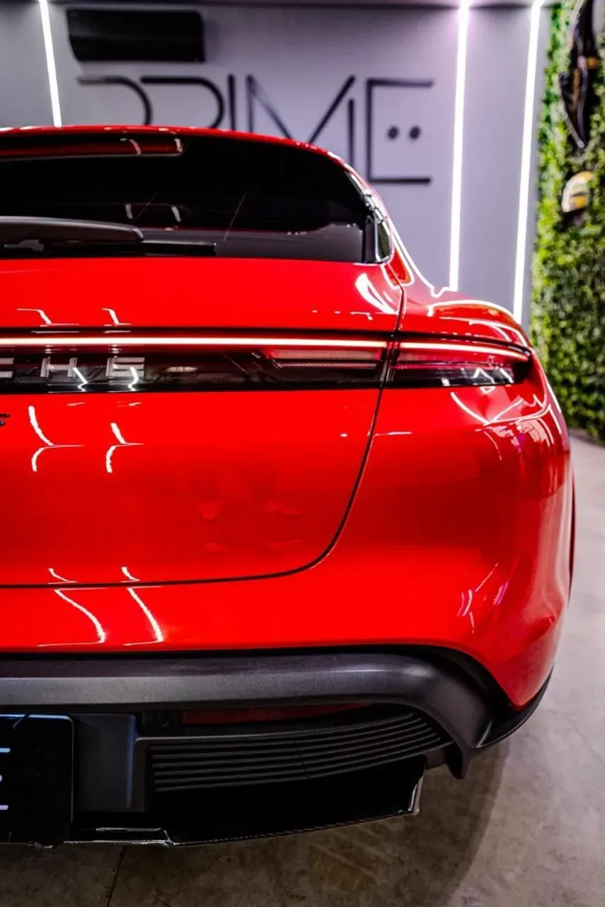 Porsche Taycan - Imagem 9