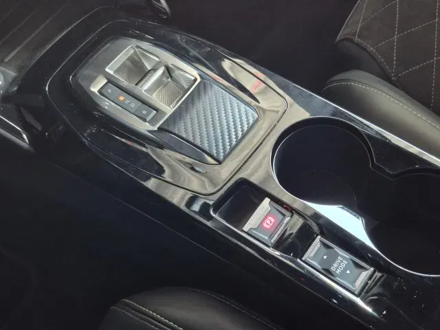 Peugeot E-2008 - Imagem 13