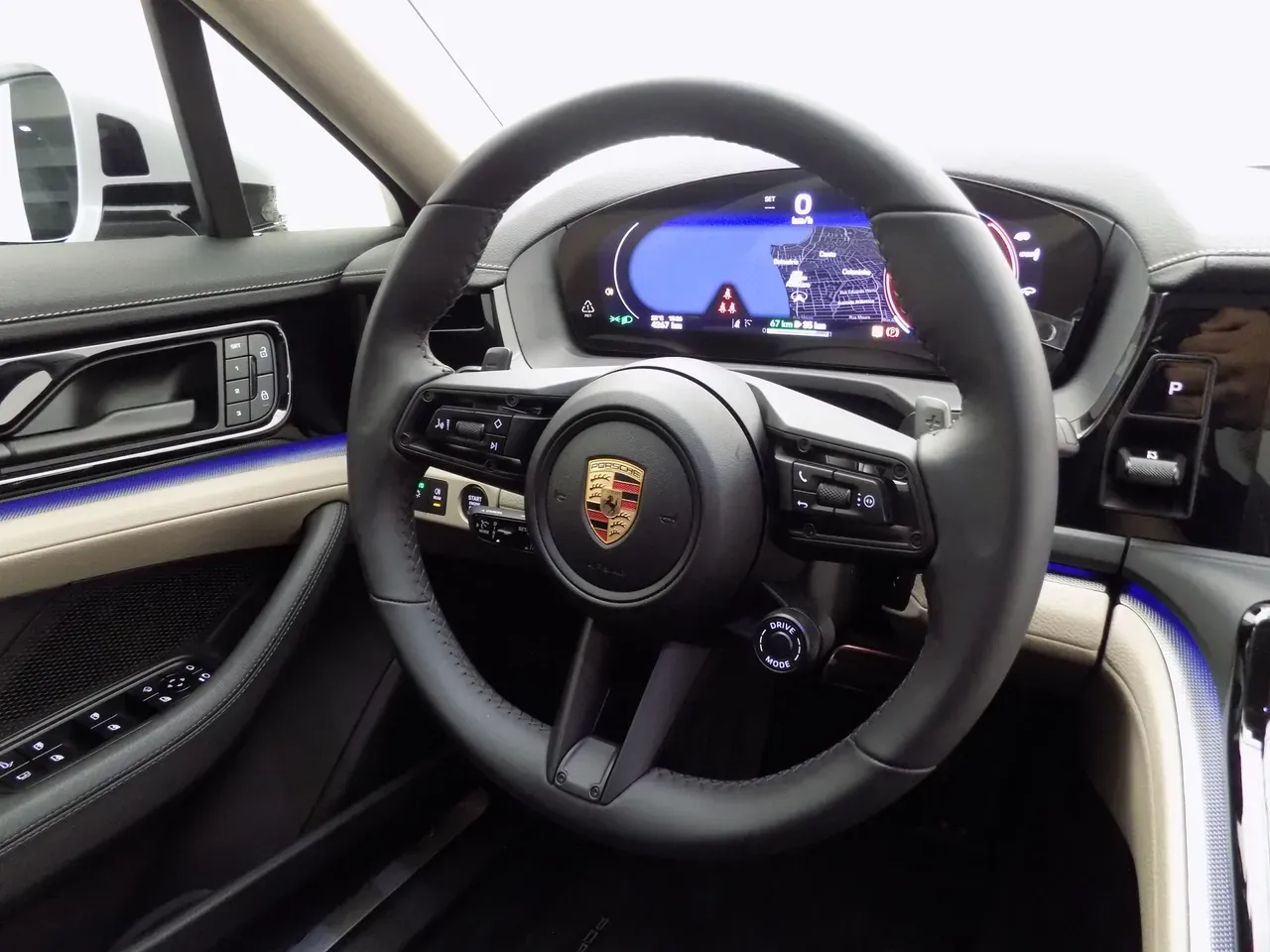 Porsche Panamera 4 E-hybrid - Imagem 11