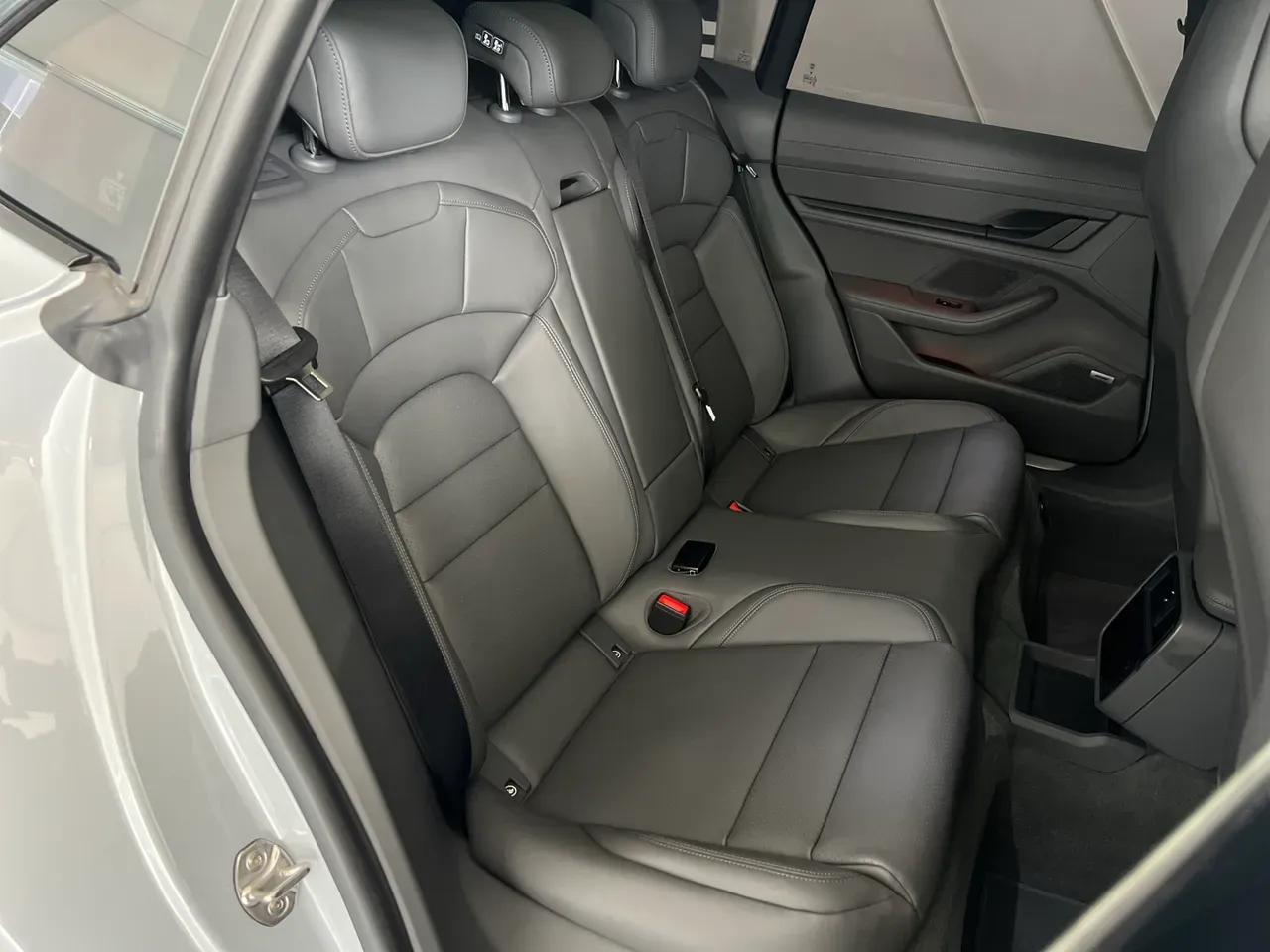 Porsche Taycan - Imagem 9