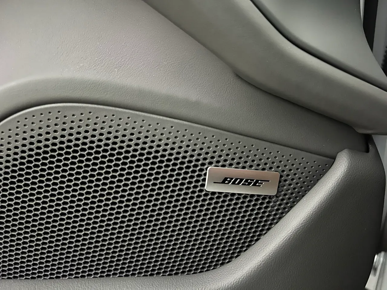 Porsche Taycan - Imagem 20