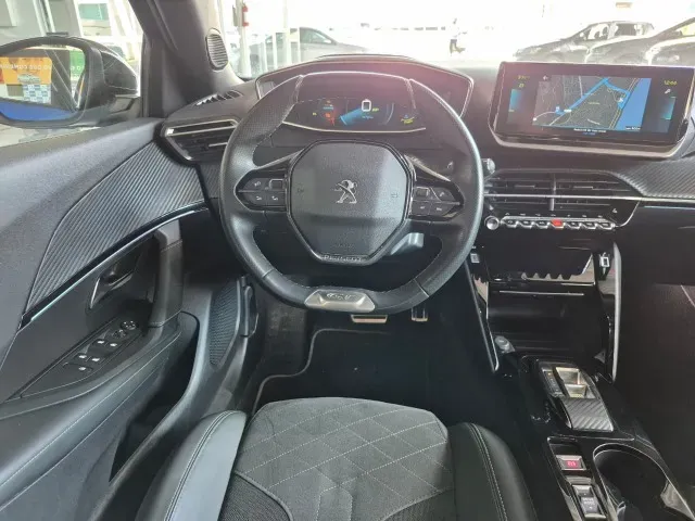 Peugeot E-2008 - Imagem 13