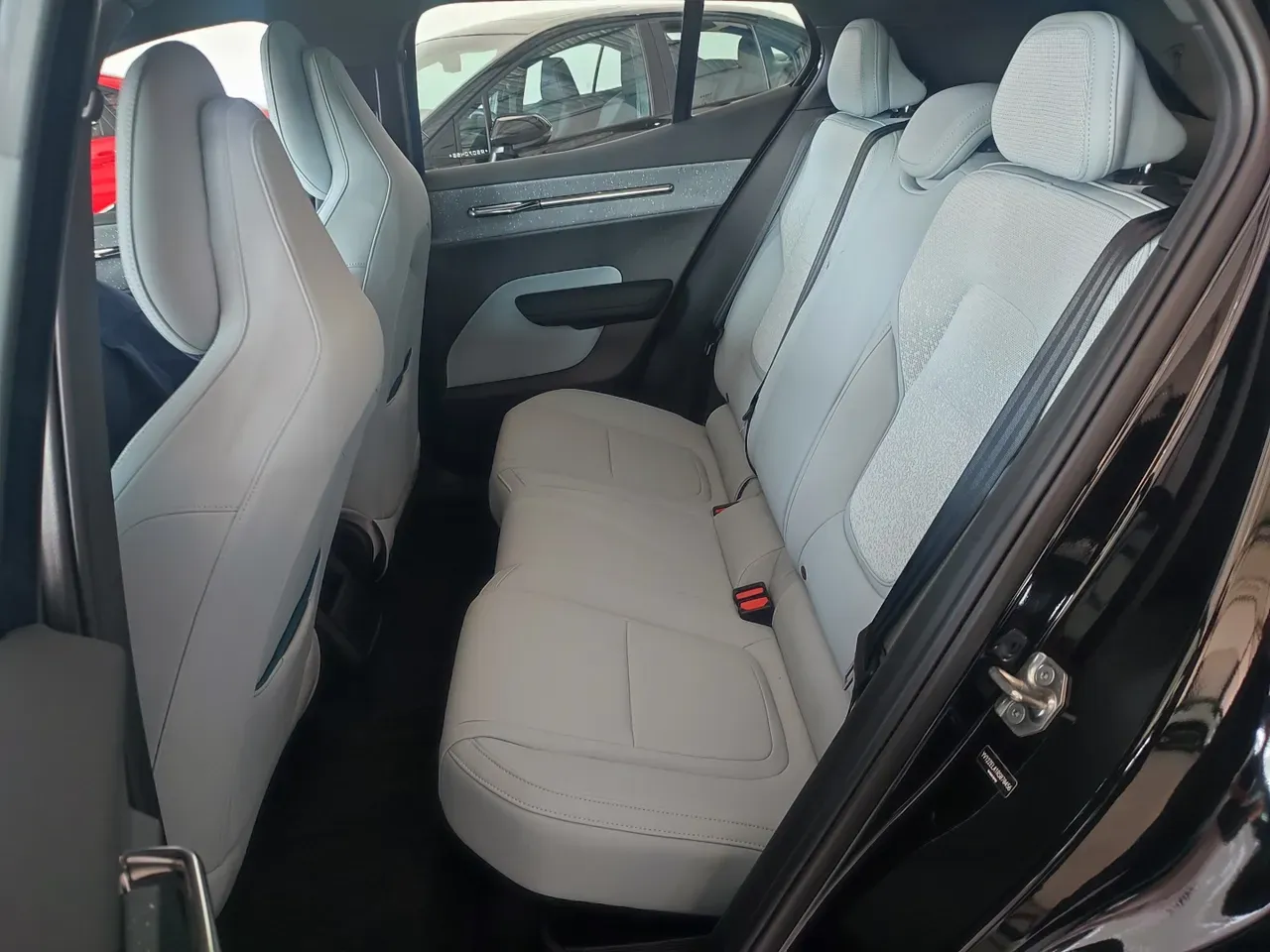 Volvo EX30 - Imagem 5