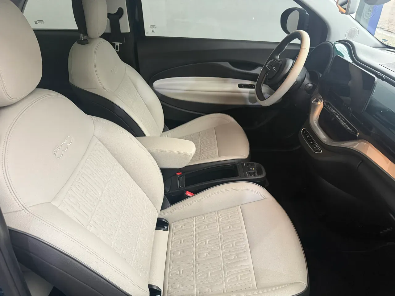 Fiat 500e - Imagem 12