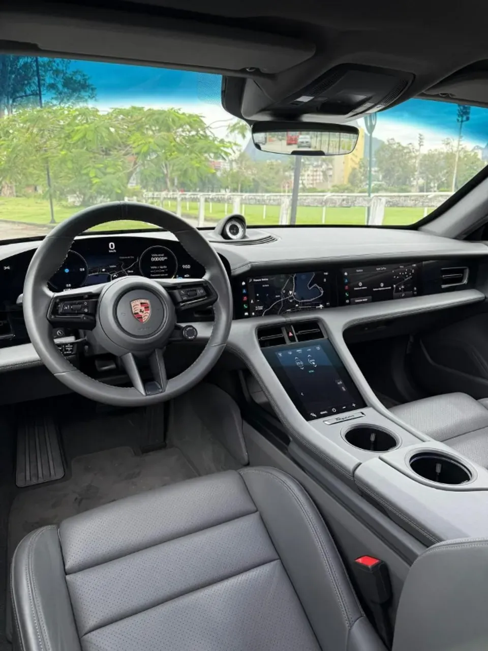 Porsche Taycan - Imagem 12