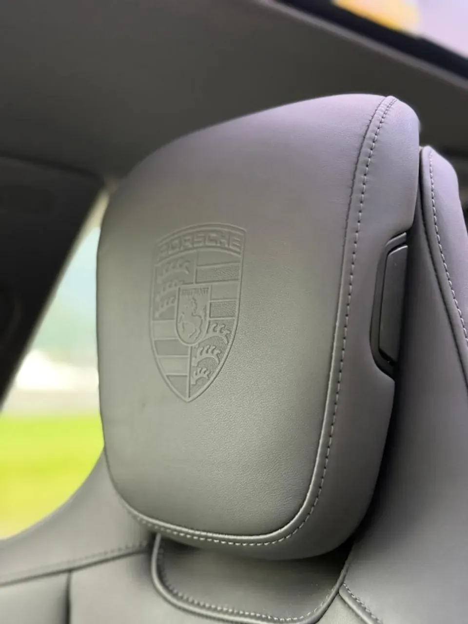 Porsche Taycan - Imagem 13