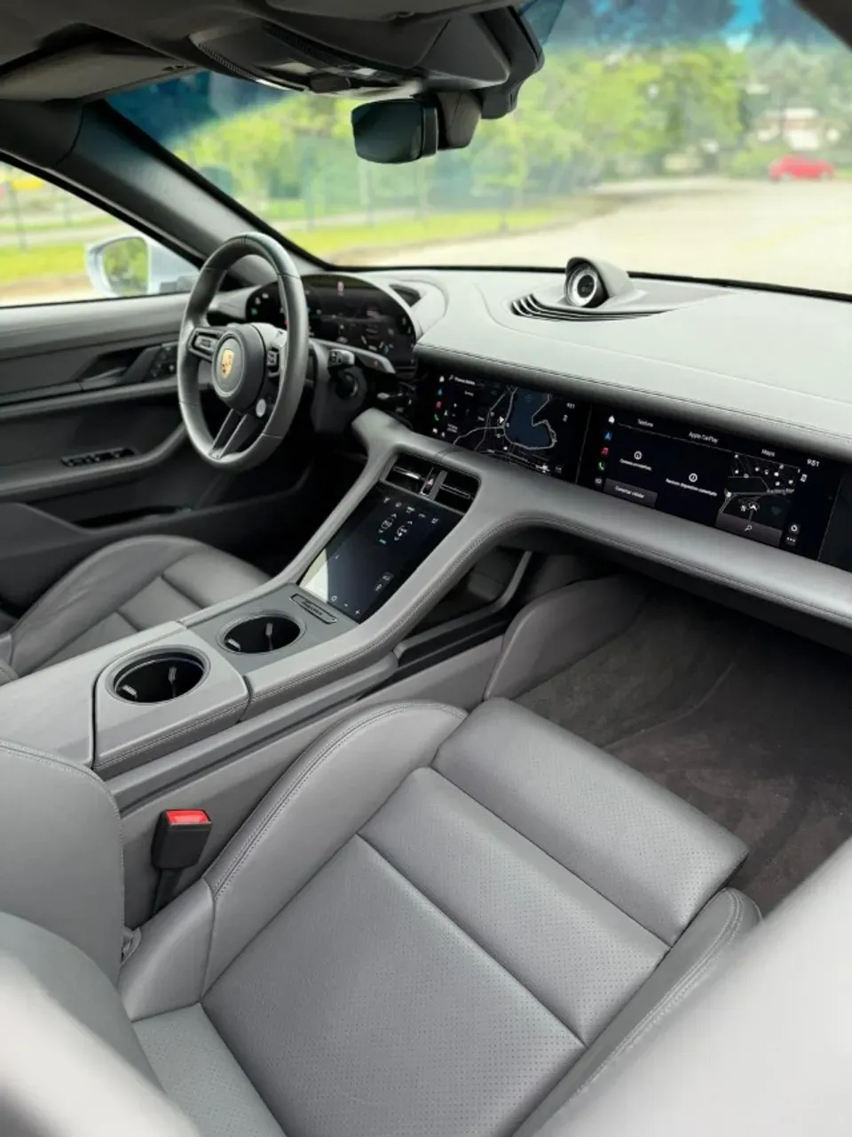 Porsche Taycan - Imagem 18