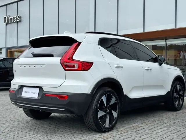 Volvo EX40 - Imagem 13