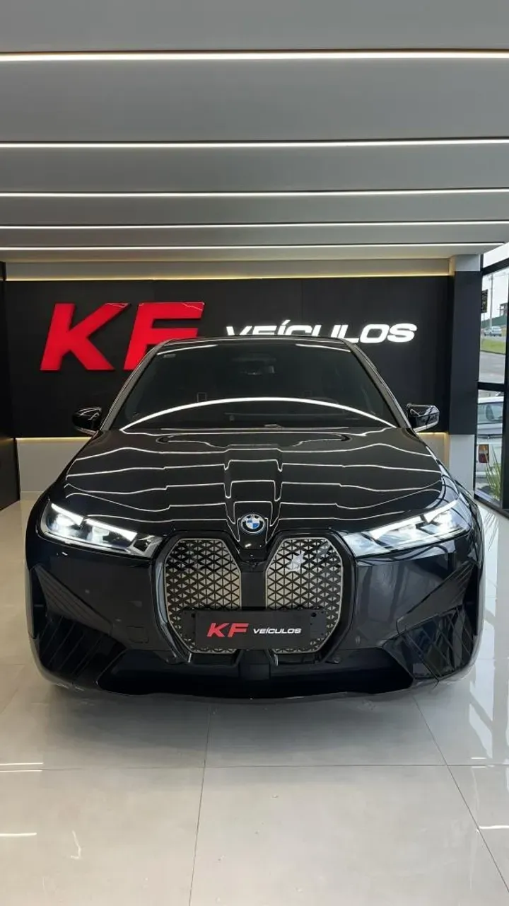 BMW Ix - Imagem 2