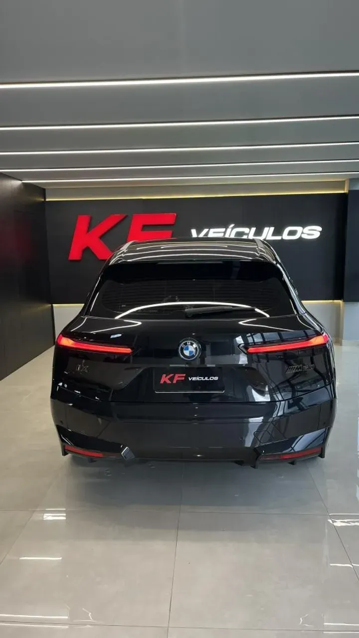 BMW Ix - Imagem 4