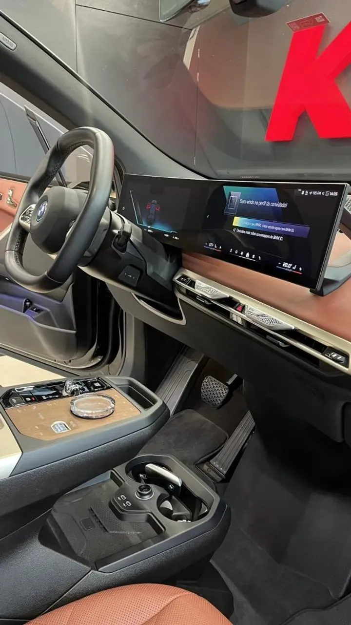 BMW Ix - Imagem 12