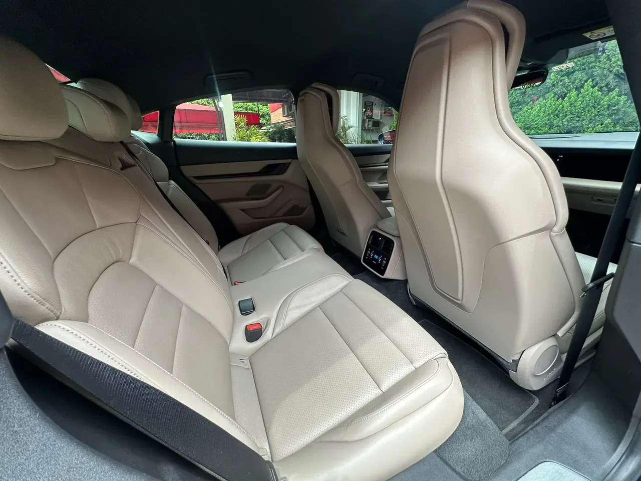 Porsche Taycan - Imagem 10