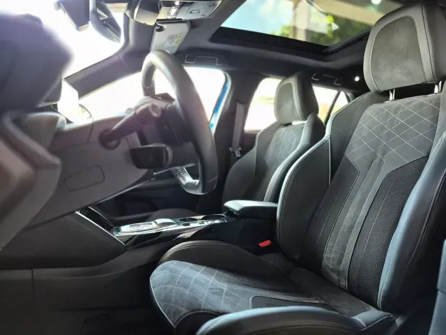 Peugeot E-2008 - Imagem 9