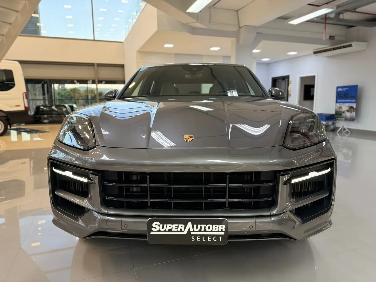 Porsche Cayenne E-hybrid - Imagem 2