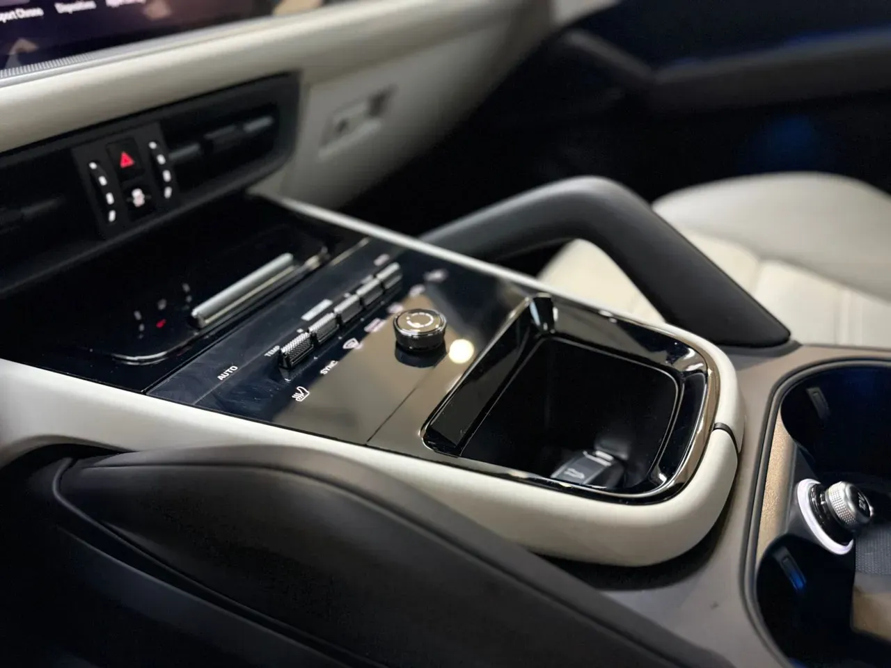 Porsche Cayenne E-hybrid - Imagem 13