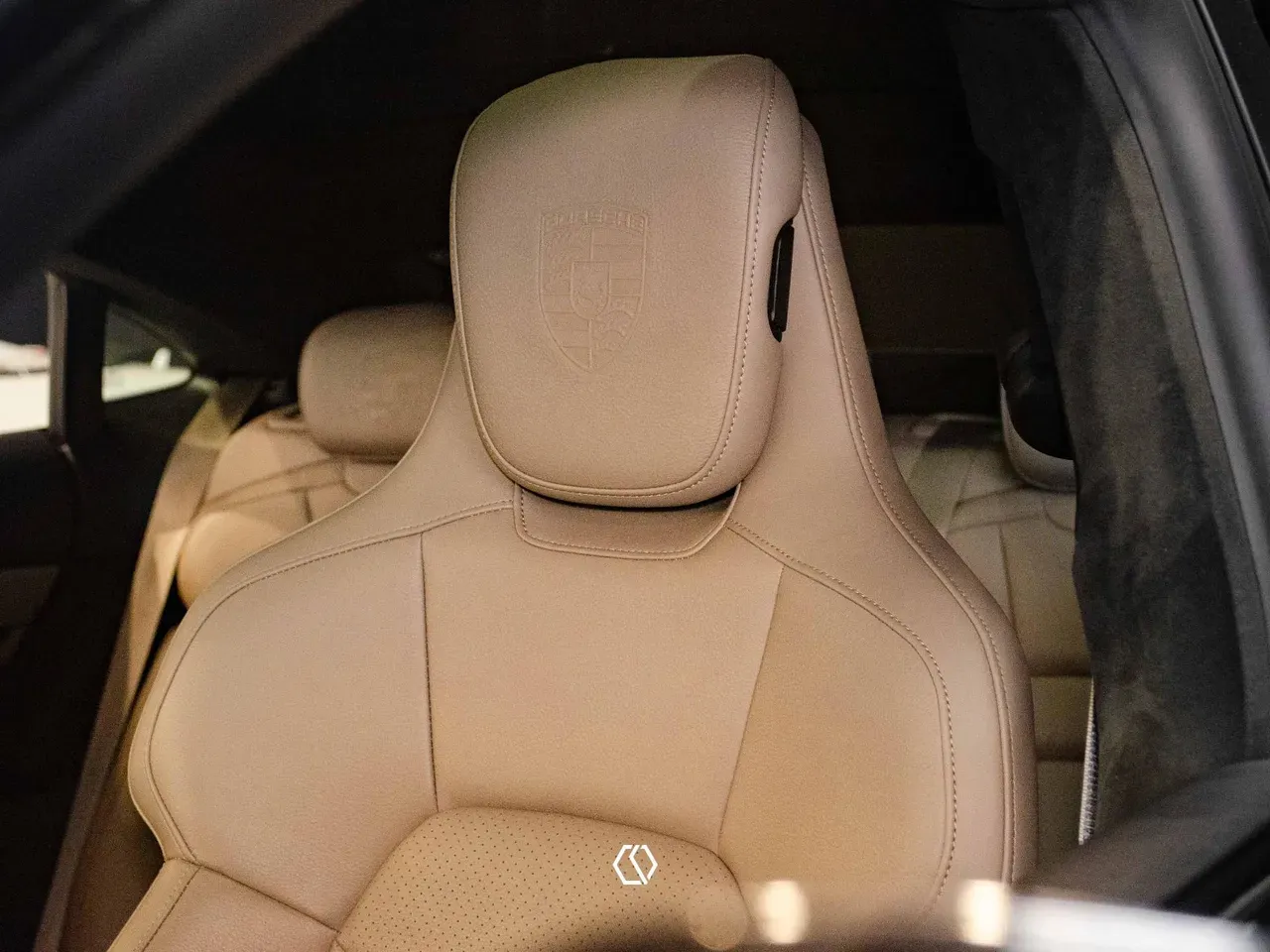 Porsche Taycan - Imagem 8