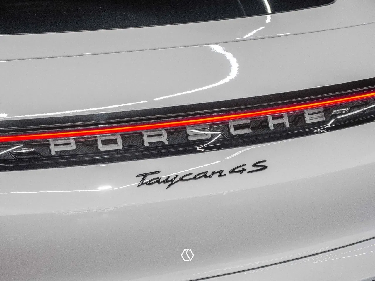Porsche Taycan - Imagem 13