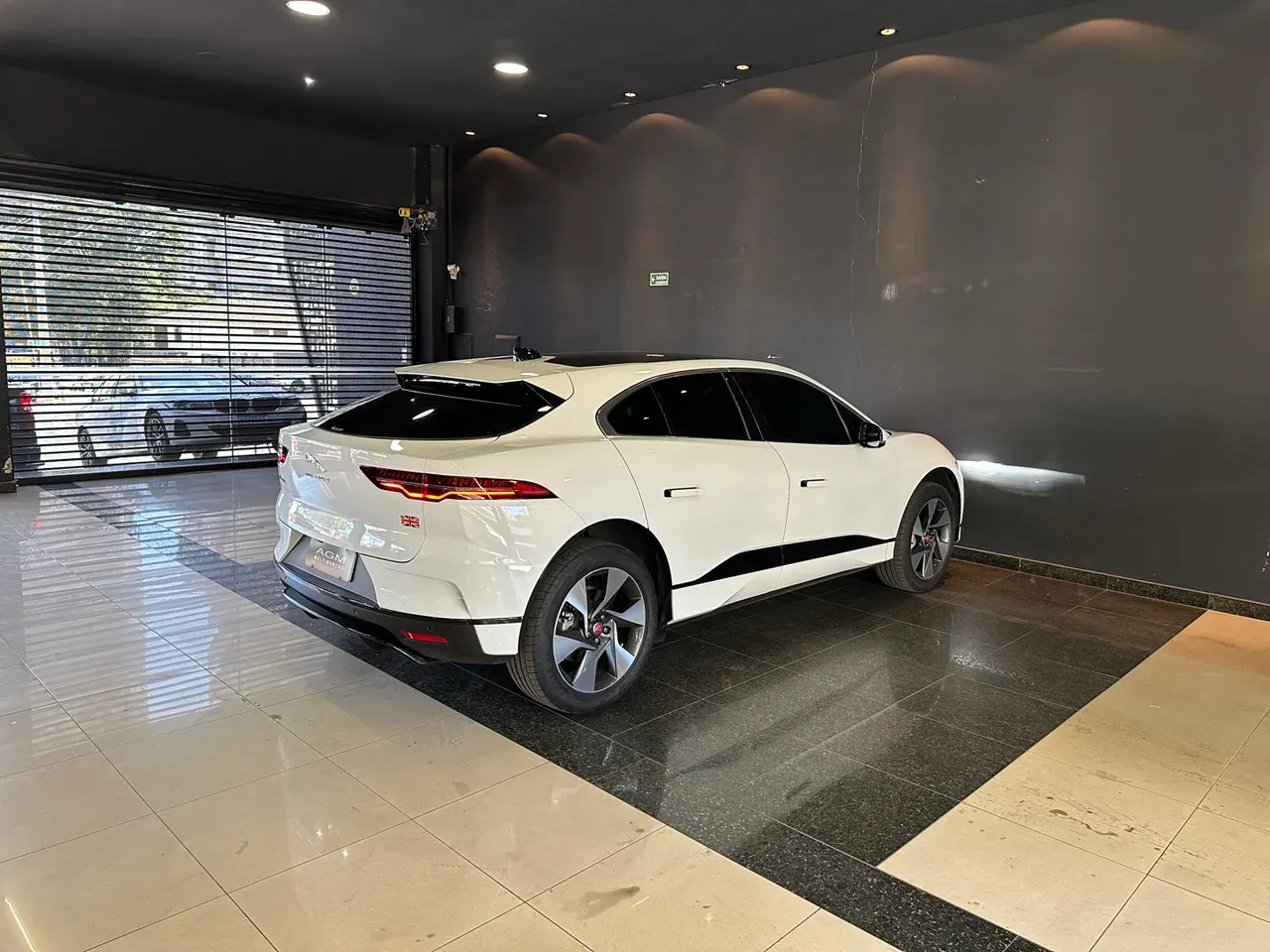 Jaguar I-pace - Imagem 6