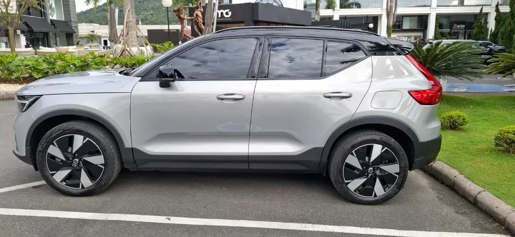 Volvo XC40 Recharge - Imagem 2