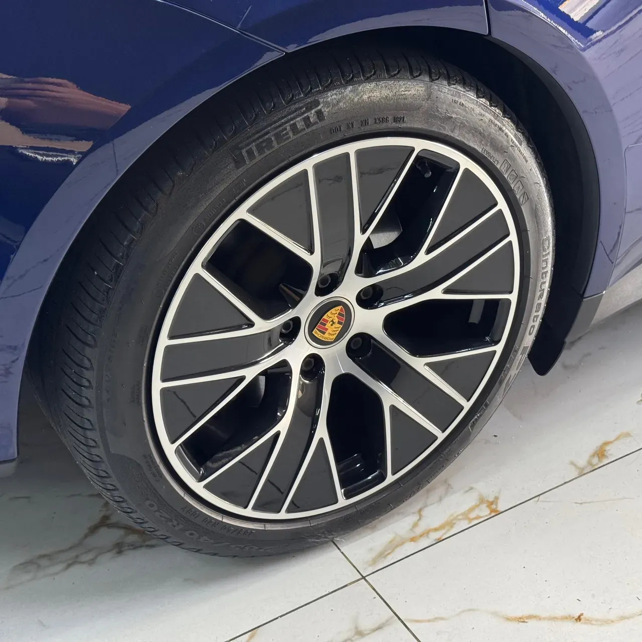 Porsche Taycan - Imagem 7