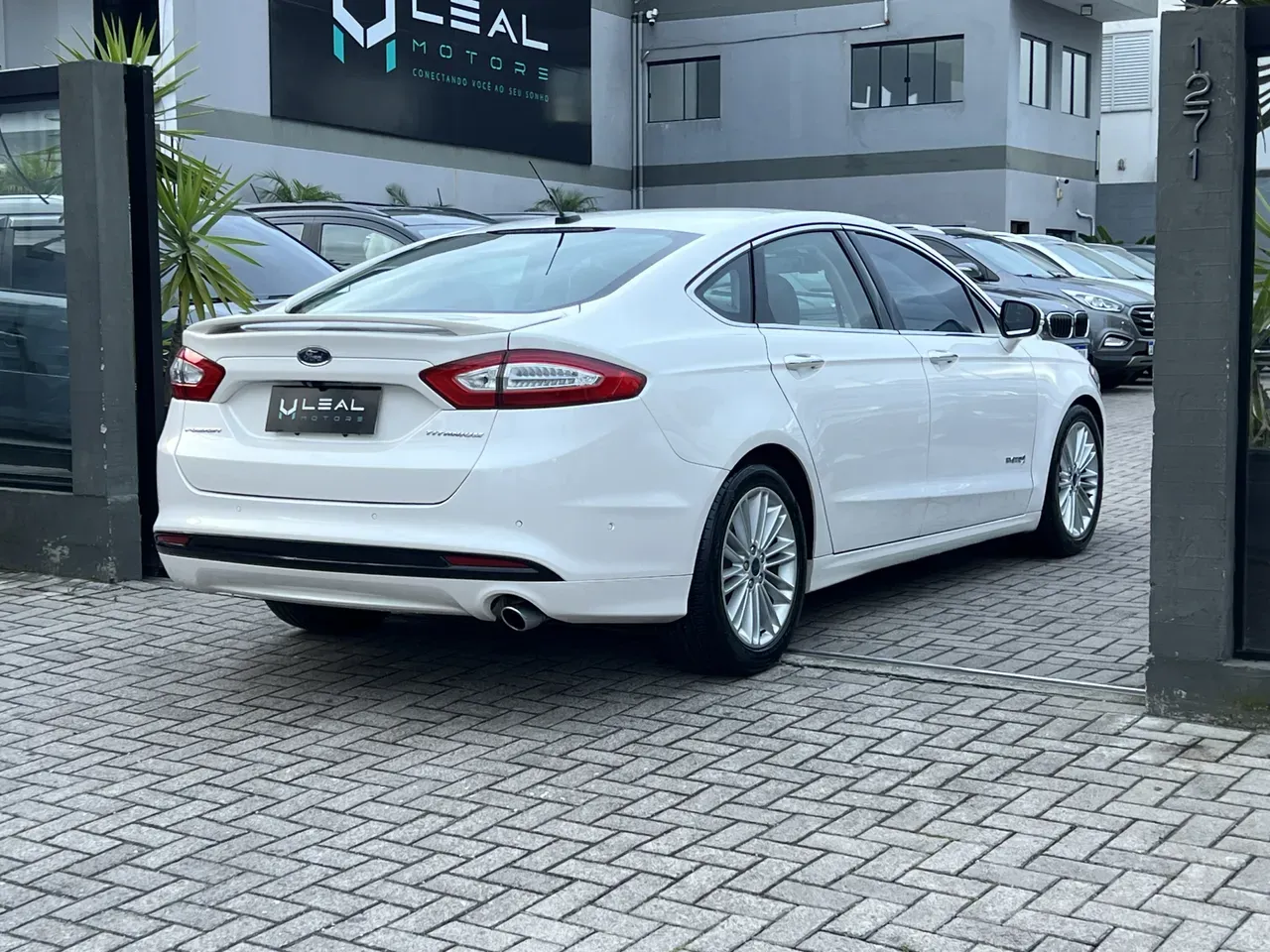 Ford Fusion Plug-in Hybrid - Imagem 6