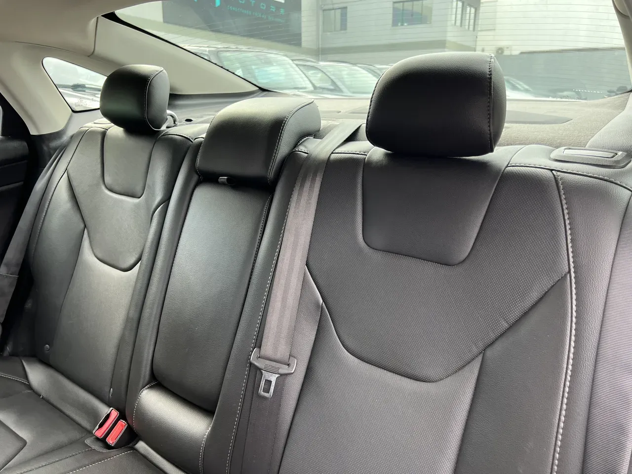 Ford Fusion Plug-in Hybrid - Imagem 11