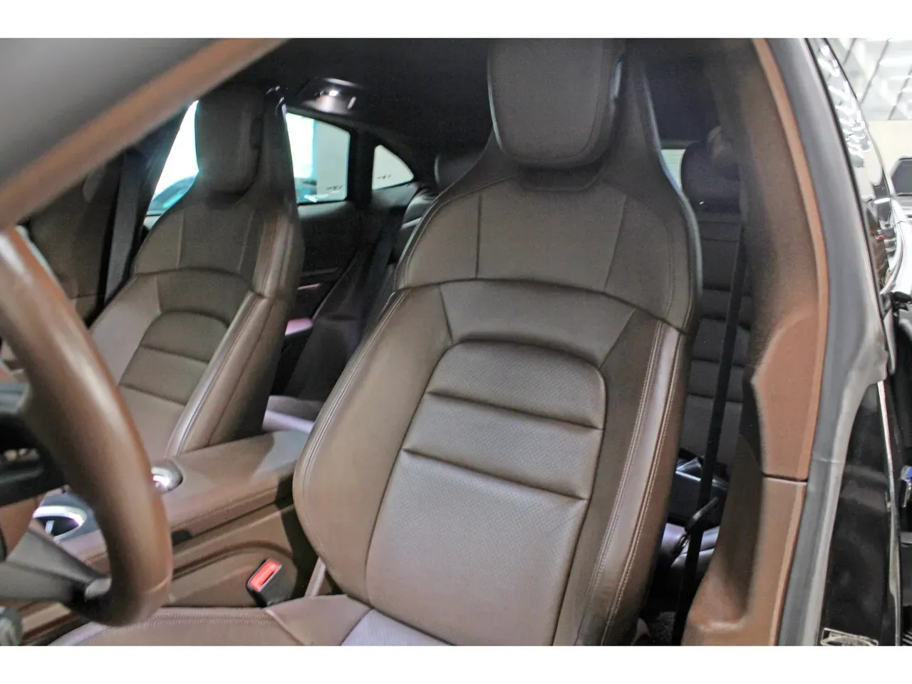 Porsche Taycan - Imagem 6