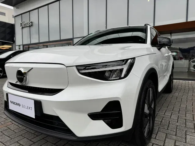 Volvo EX40 - Imagem 2