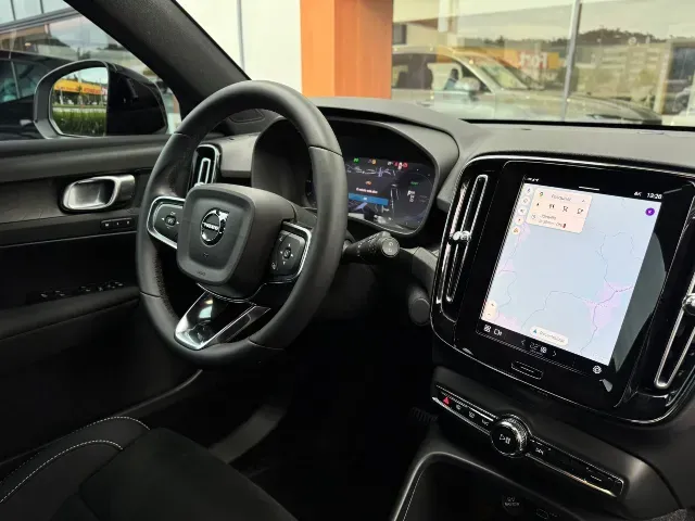 Volvo EX40 - Imagem 12