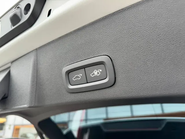 Volvo EX40 - Imagem 18