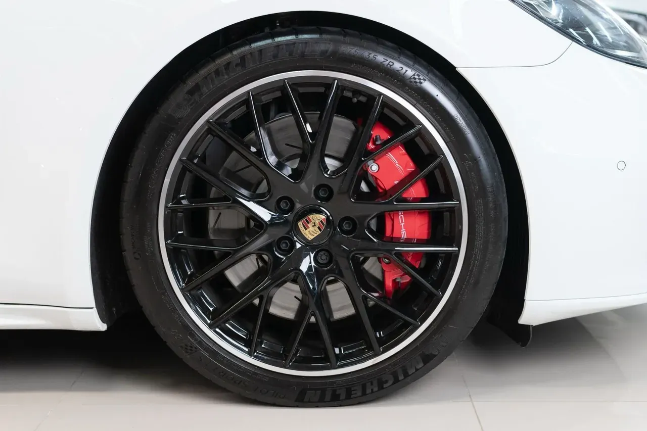 Porsche Panamera 4 E-hybrid - Imagem 8