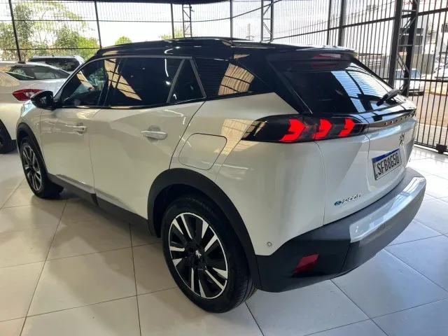 Peugeot E-2008 - Imagem 5