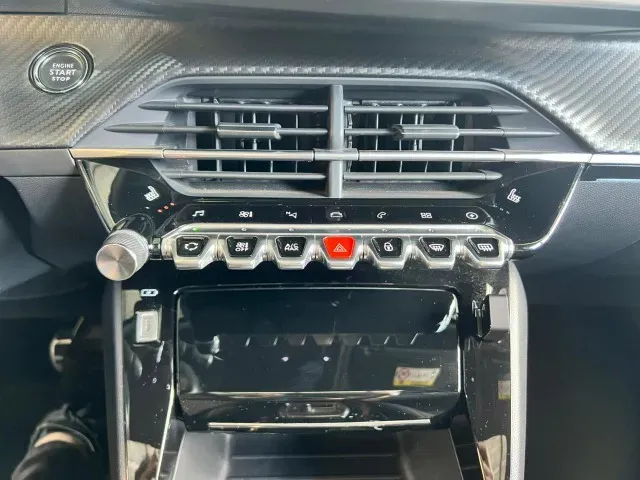 Peugeot E-2008 - Imagem 15