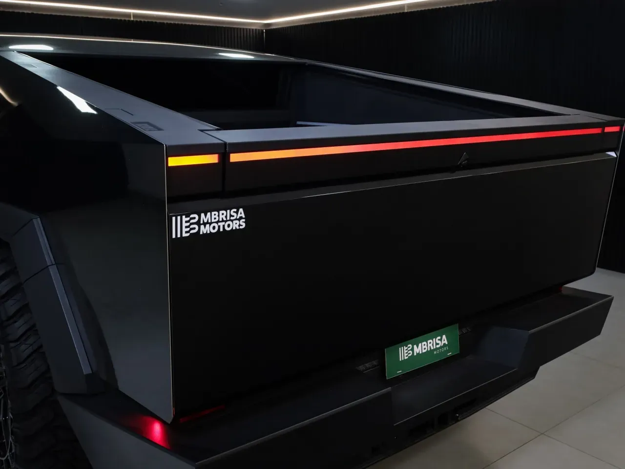 Tesla Cybertruck - Imagem 18