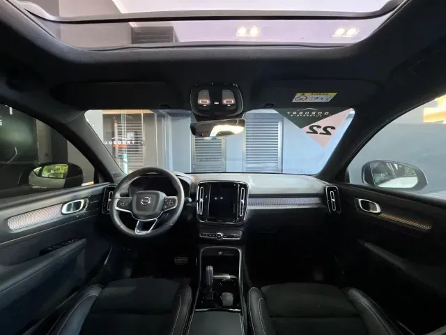 Volvo XC40 Recharge - Imagem 3