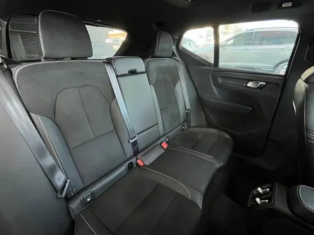 Volvo XC40 Recharge - Imagem 8