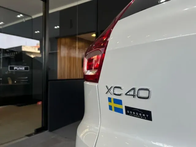Volvo XC40 Recharge - Imagem 12