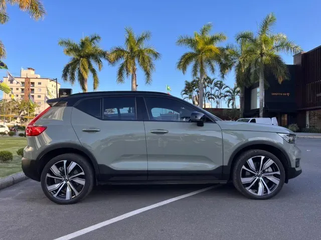 Volvo XC40 Recharge - Imagem 6